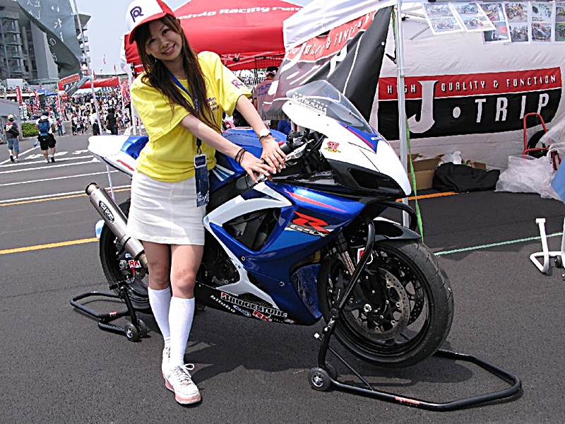 施工事例】スズキ GSX-R７５０ K7 オールペイント 鈴鹿8時間耐久レース デモカー | ボディショップ  マツサカ│大阪府門真市の板金塗装・事故修理・カスタム・レストア・ ガラスコーティング専門店